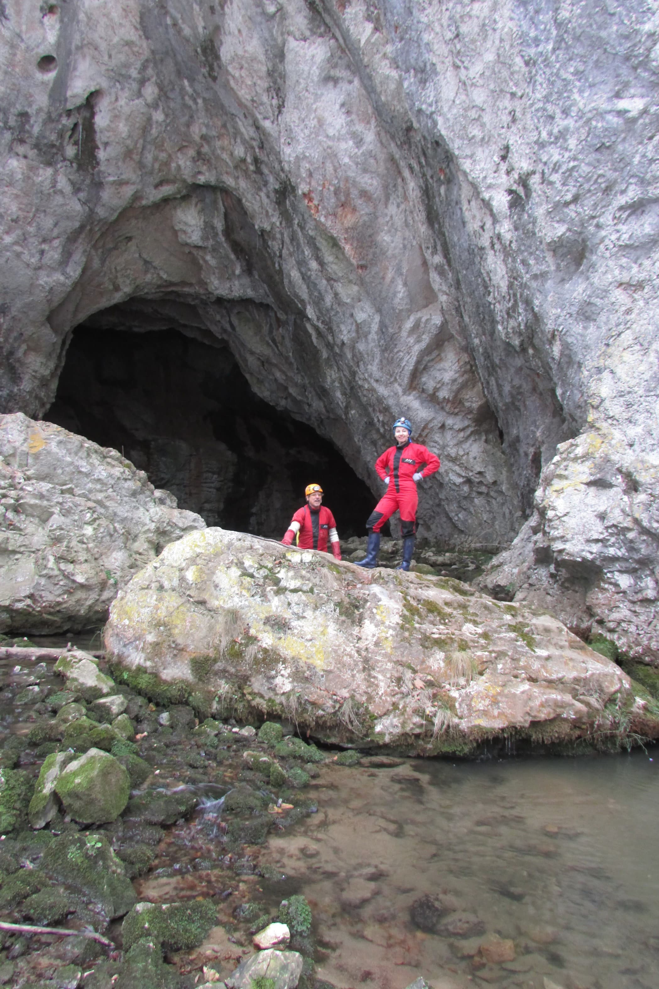 Cioclovina cu apa intrare. Foto: Iosif Megyesi