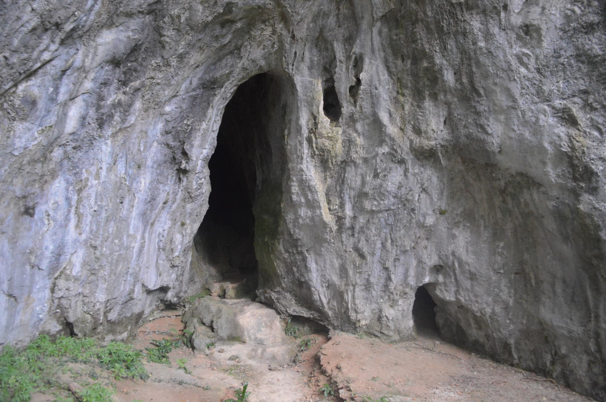 Pestera Raii - portal - foto: Victor Ursu - 2015