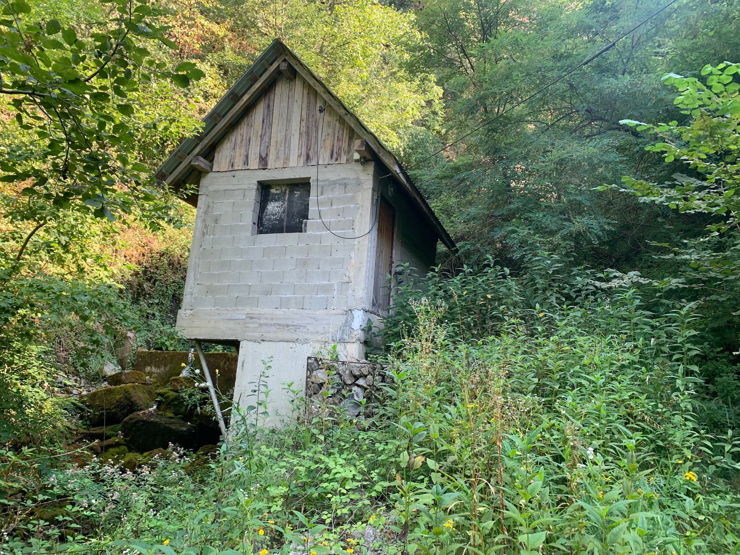 Izvorul Morii de la Borz - Statie de Captare - foto: Victor Ursu - 08/2021